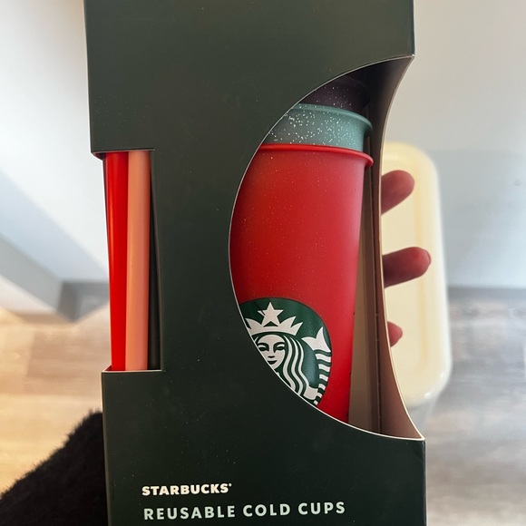 Starbucks Kitchen Starbucks Reusable Cold Cups With Lids And Straws